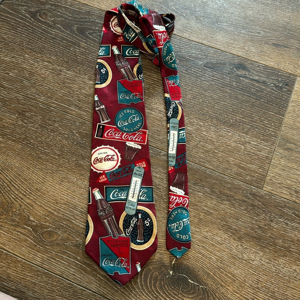 Coca Cola tie‎